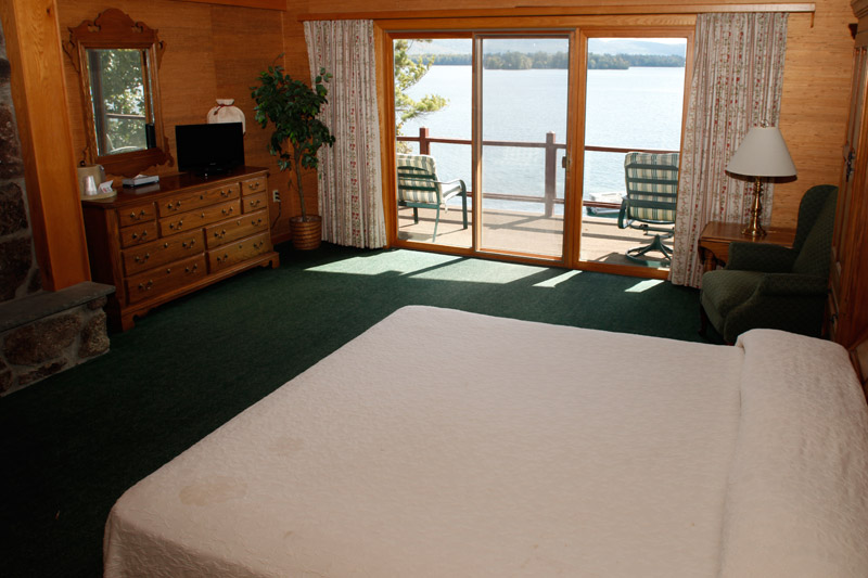 Lake George Chalet Accommodation