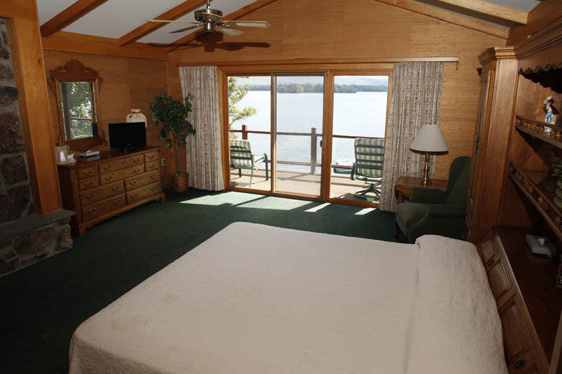 Chalet Bedroom with lake george views
